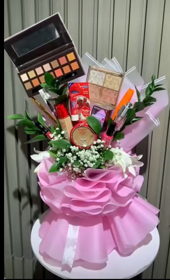 بوكيه مكياج متكامل مع تنسيق