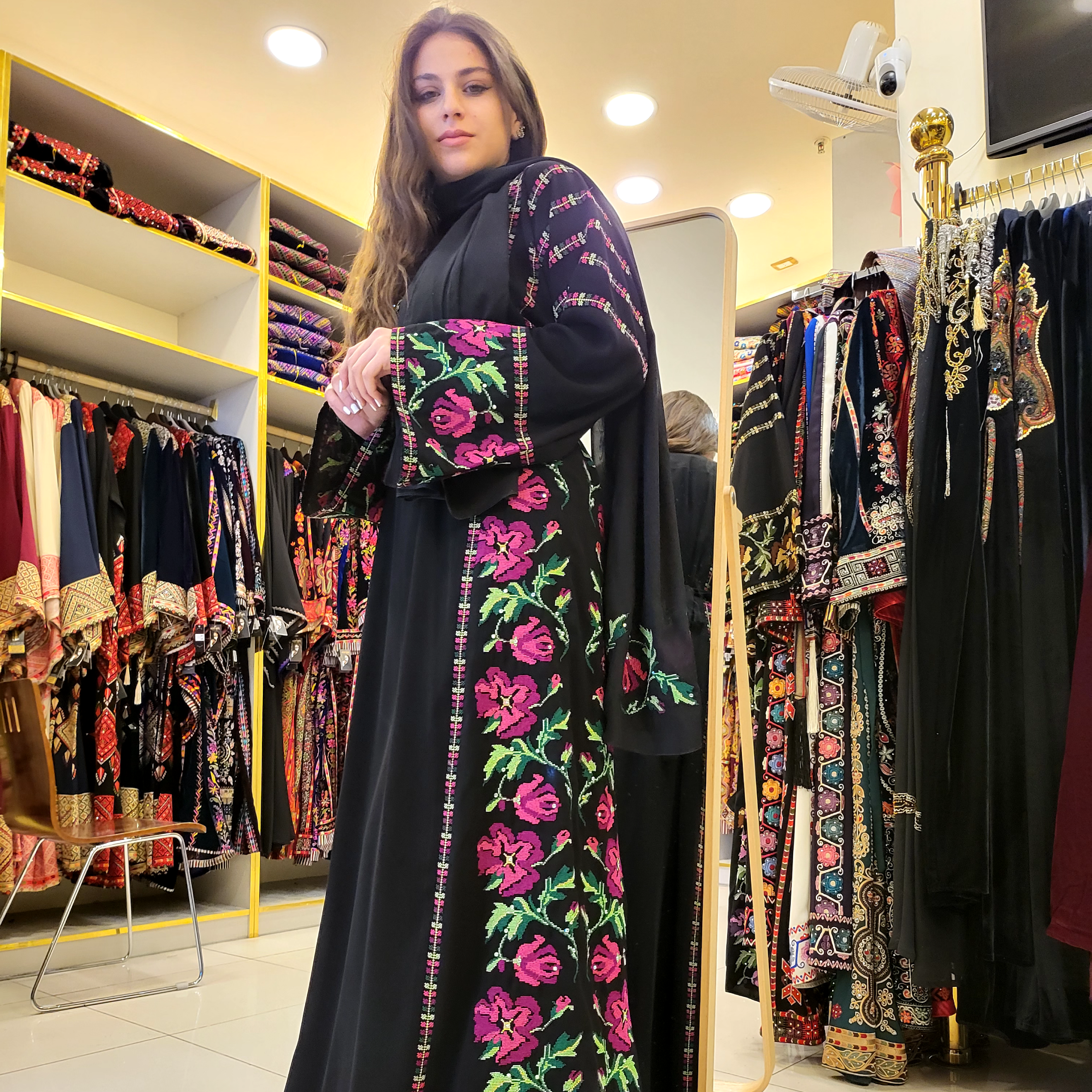 ثوب الوردة الجورية