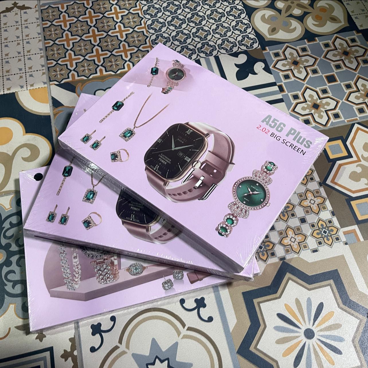 عرض بلاك فرايدي 3 أطقم ساعات ذكية فقط بـ 100 شيكل