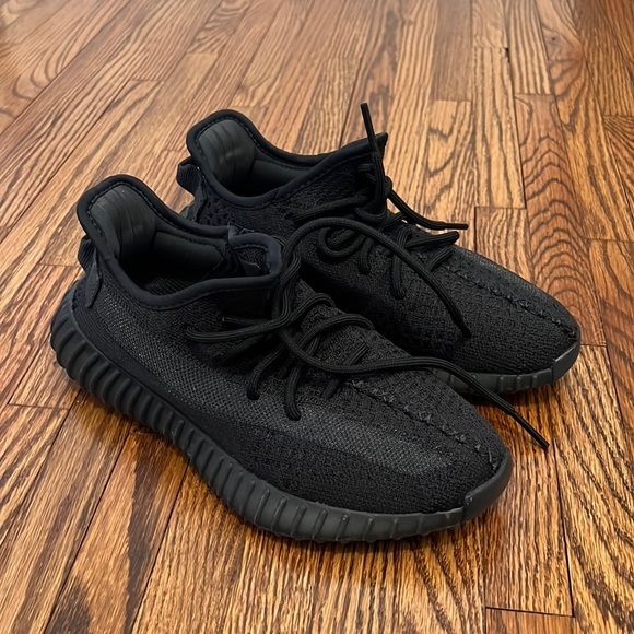 حزاء ييزيي yezzy shoes