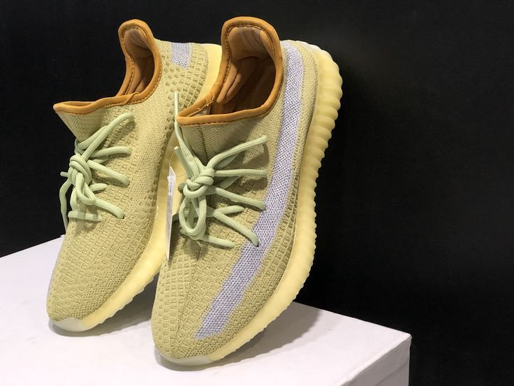 حزاء ييزيي yezzy shoes