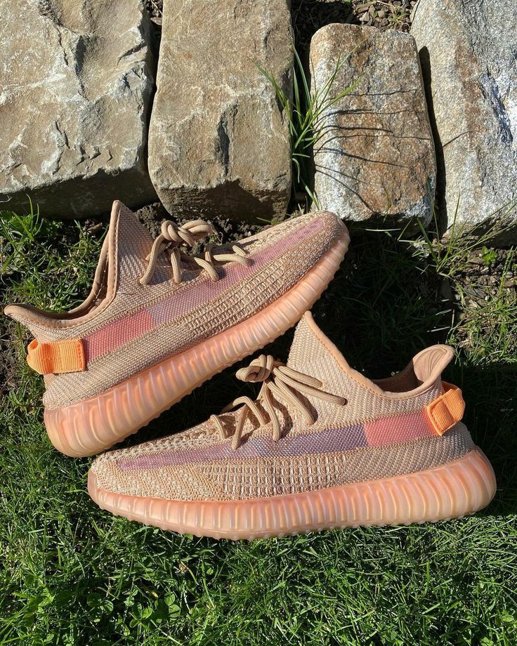 حزاء ييزيي  HXL yezzy shoes