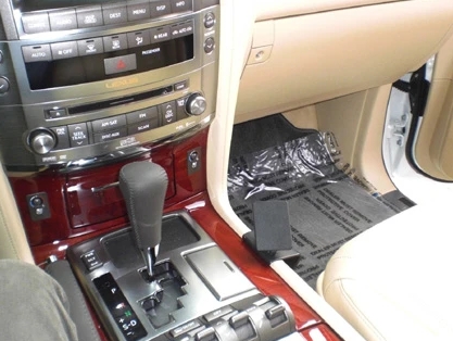 قاعدة دشبول اسفل يمين LX570