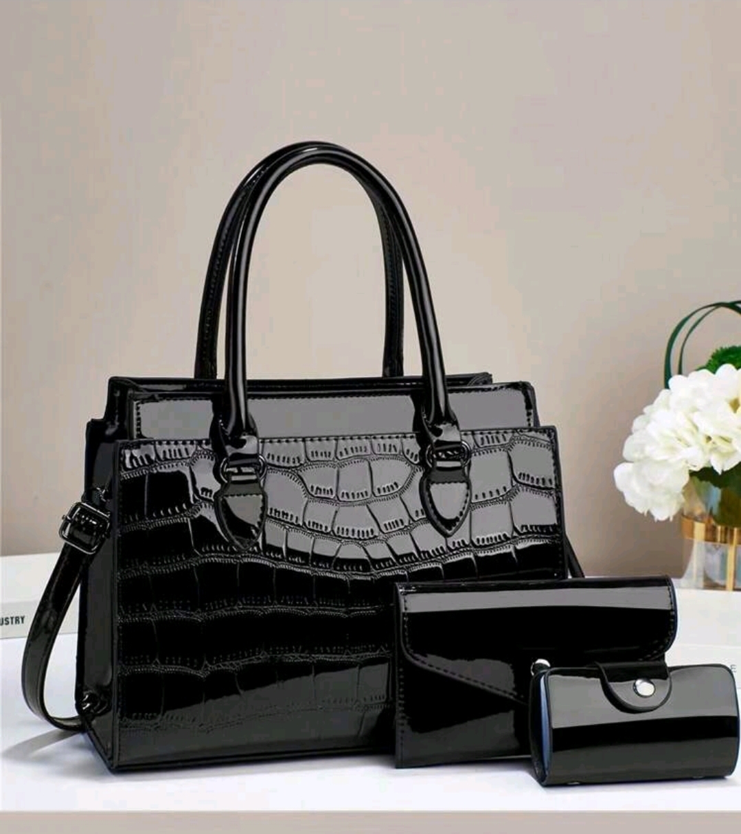 ثلاث قطع حقائب كتف ويد نسائية بنمط التمساح