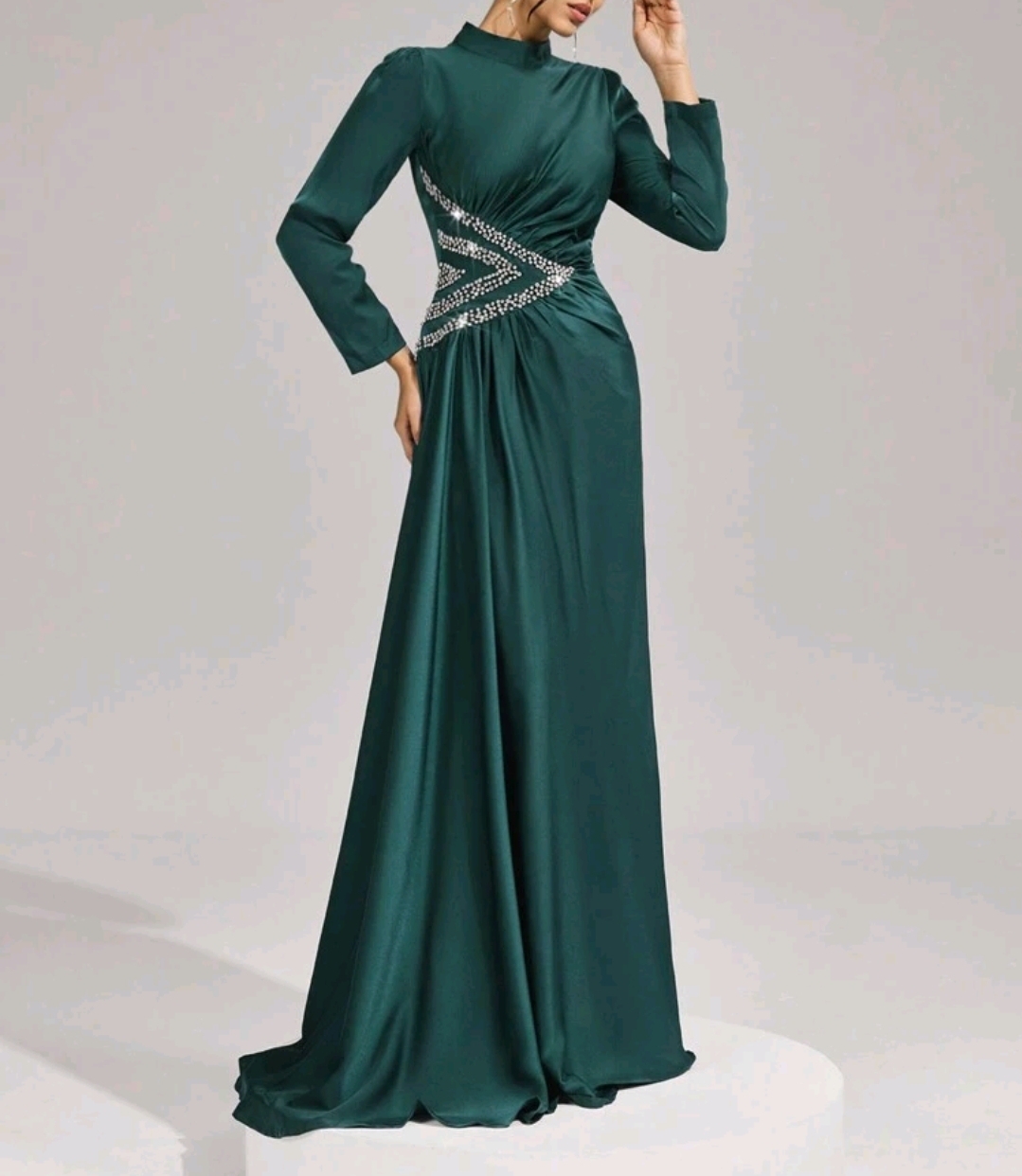 فستان سهرة راقي وجذاب