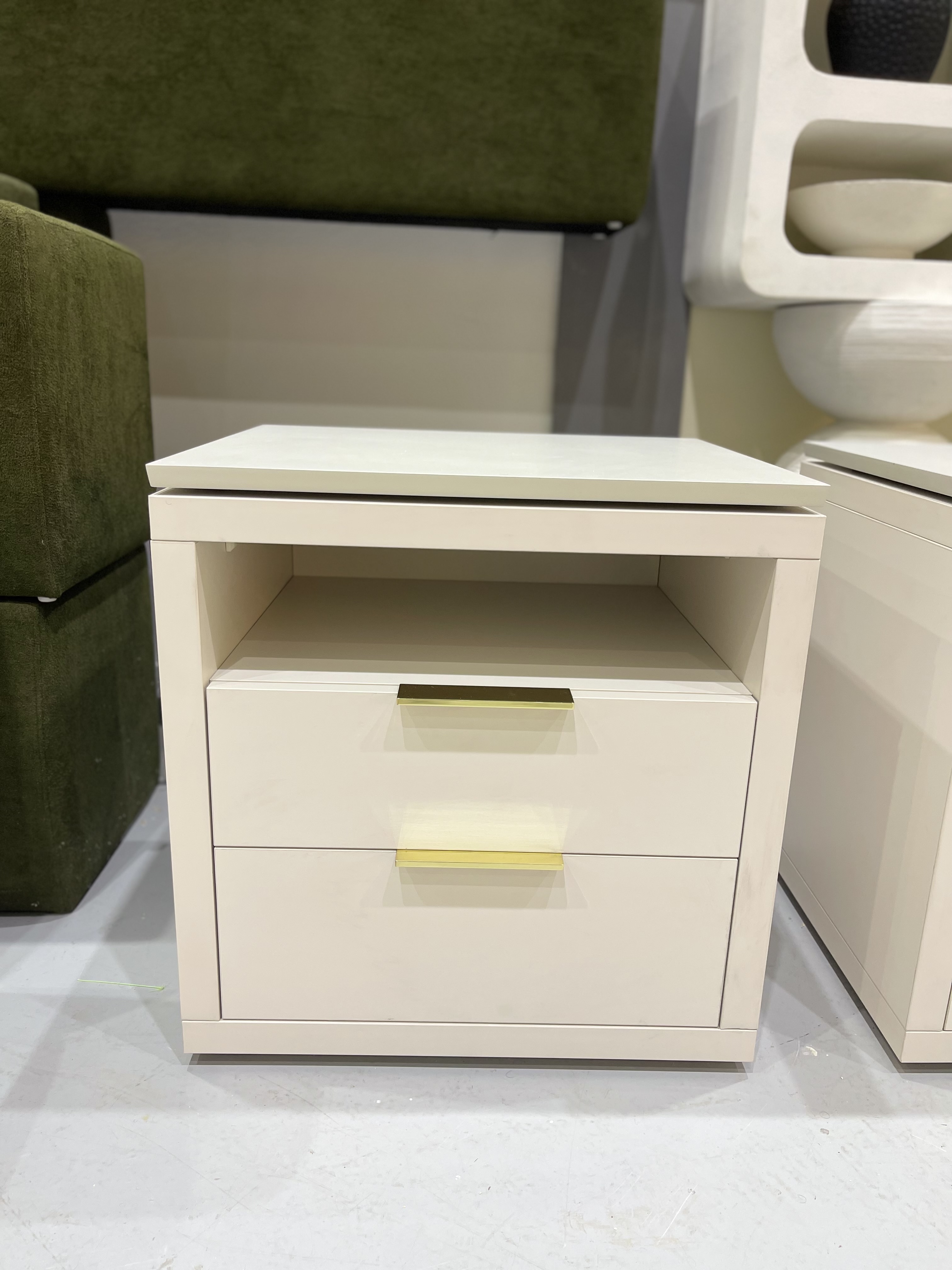 Night table كميدينيو 